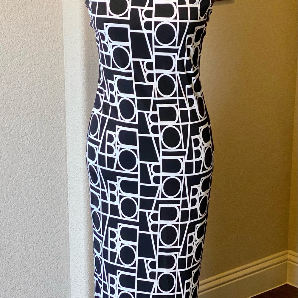 Chic Geometric Black and White Dress